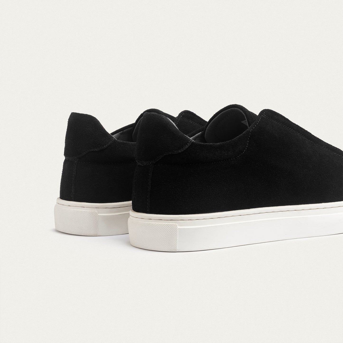 Laceless Sneaker Black Suede M4000