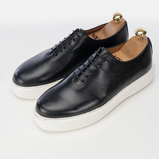 Valencia Black Sneaker V201