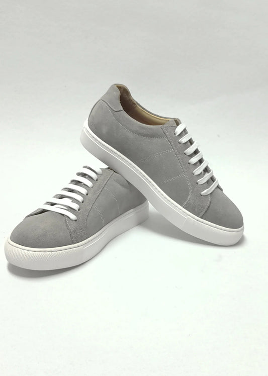 Lace up Gray Sneaker M1091