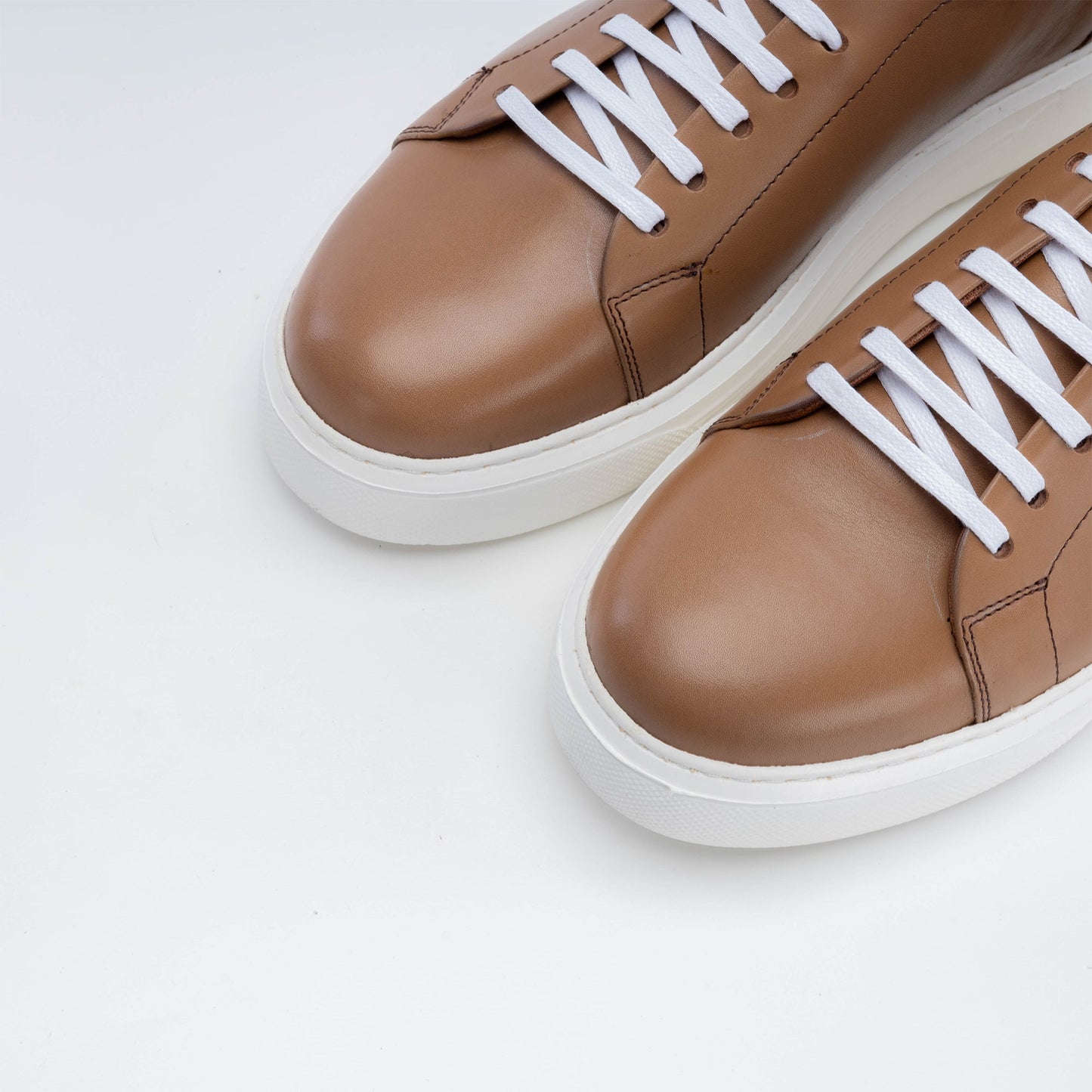 Lace up beige Sneaker M191