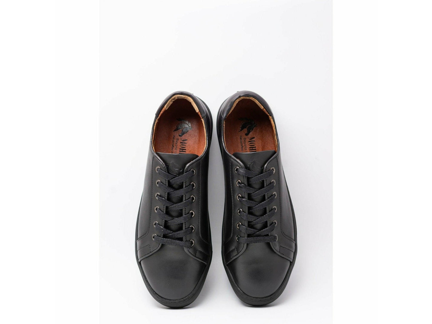Lace up black Sneaker M100